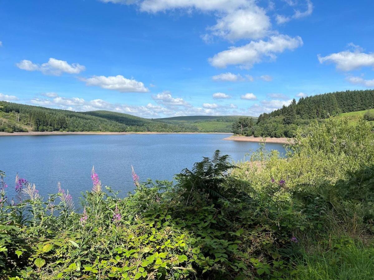 Вилла 5 - Idyllic Location - Great For Groups Pont Sticill Экстерьер фото